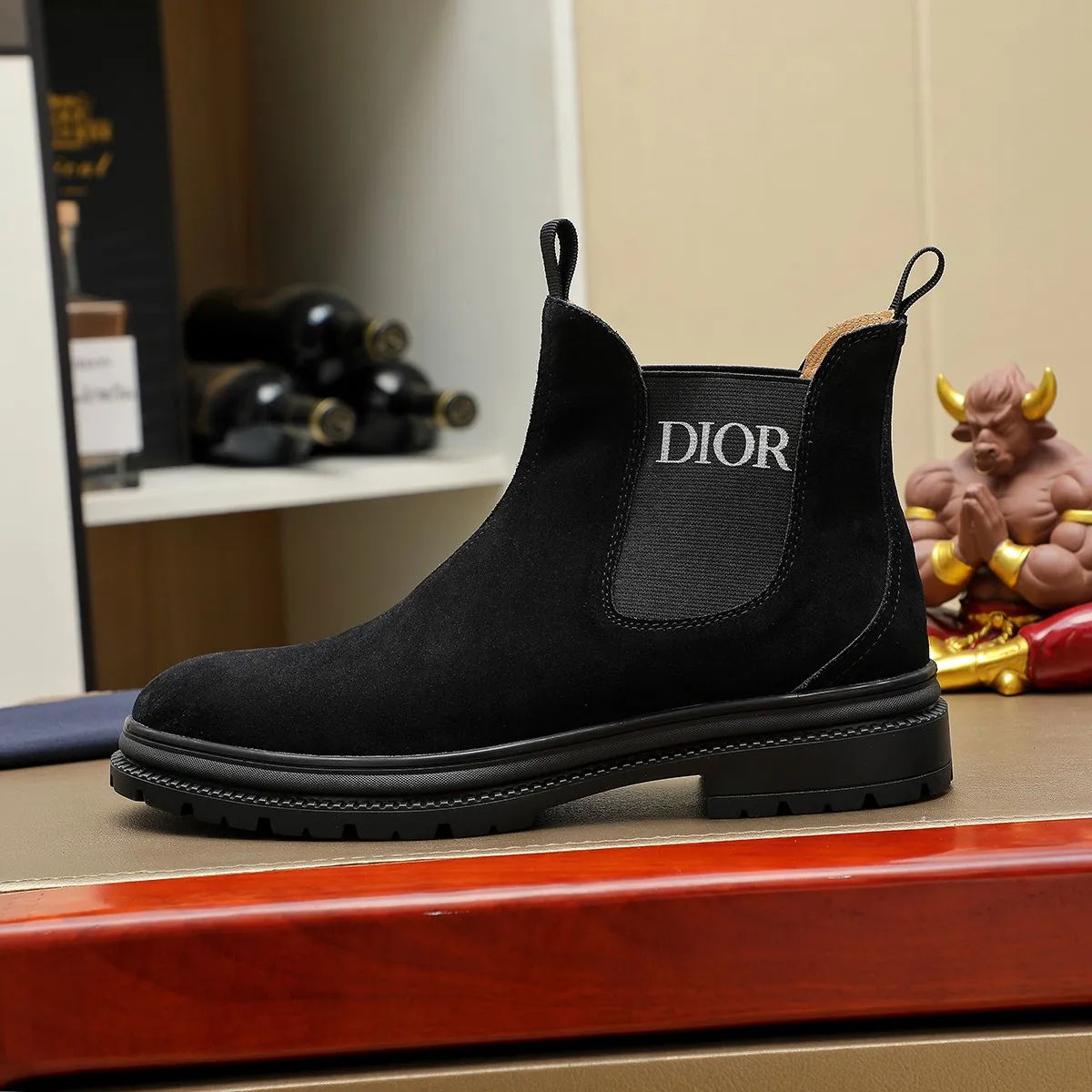 Ex-factory price: 480⌚️⌚️"Dior" Gaobang short boots⚠️⚠️Top purchasing agent🔍🔍Men's 2023HK counters are on sale simultaneously. Sole: The original sole is specially provided by the original factory. The exclusive movable molded sole is super comfortable. The original factory and the single product are handmade🔍🔍. The details determine the quality. We only make shoes with care. You can enter and exit the counter at will. Welcome to compare. 🇮🇹Size: 38-444️⃣Colors available